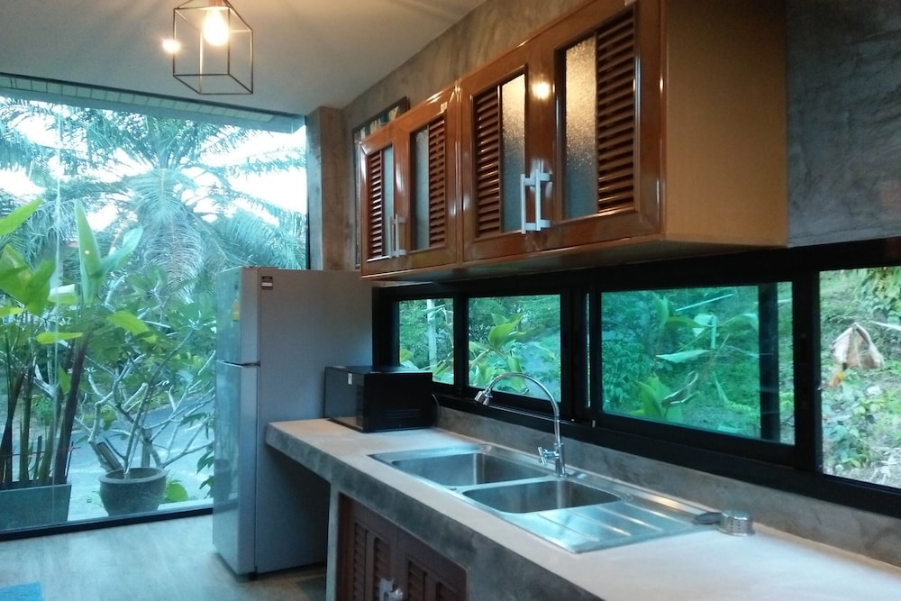 Krabi Green Hill Pool Villas
