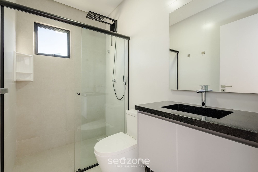 Apartments in a Building With a Pool, 180m From the Beach in Bombinhas - Sfrs