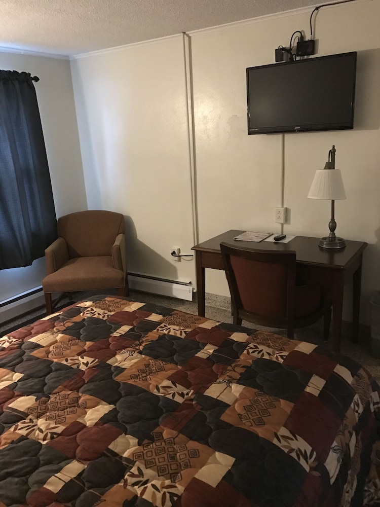 The Evergreen Motel