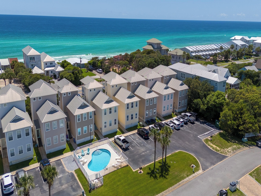 Sunset On Seabreeze by Southern Vacation Rentals