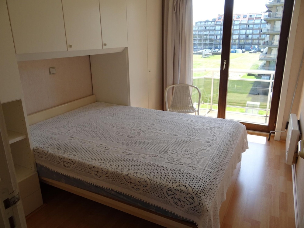 Apartment in Nieuwpoort Near Sandy Beaches