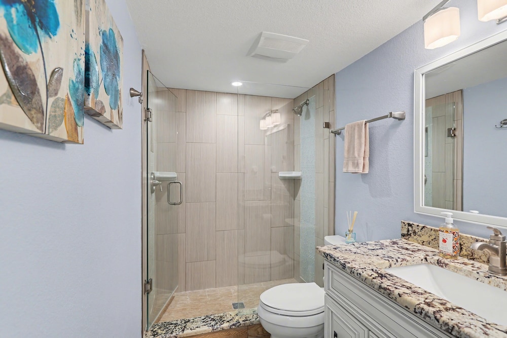 Land's End 9-402 Beach Front - Premier
