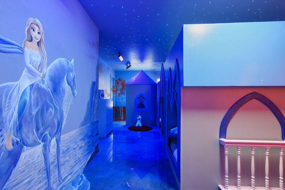 Luxury Stay: Pool, Games, Themed Rooms
