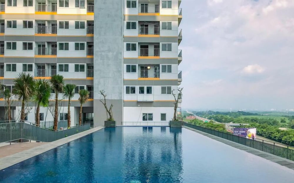 Cozy And Best Place Studio Apartment Royal Sentul Park