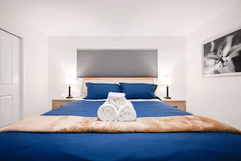 @ Marbella Lane - Exquisite Home 3BR
