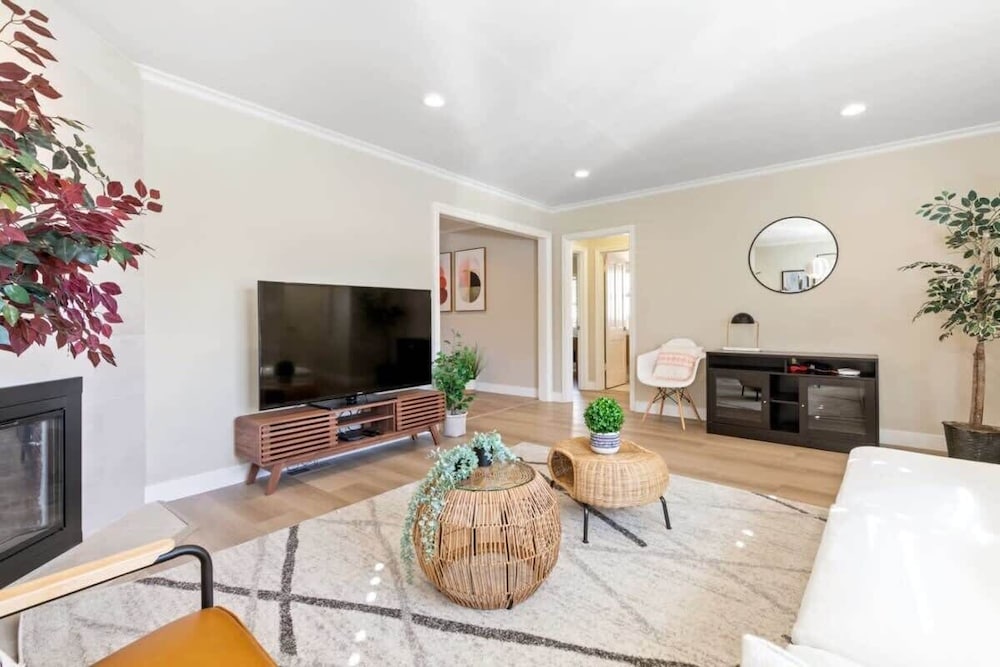 @ Marbella Lane - Modern Refreshing Home