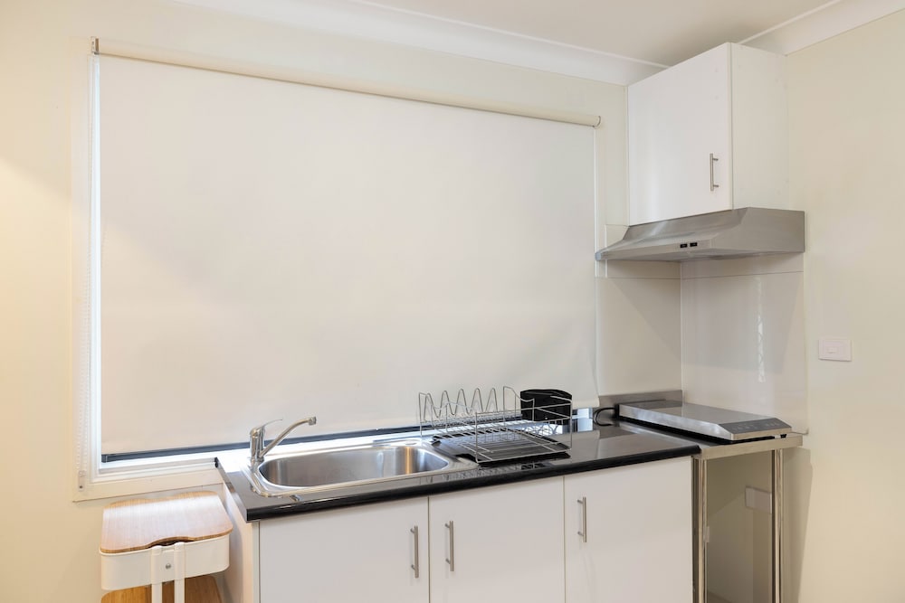 Smart Suites Self Check-in Apartments - 144 Dixon