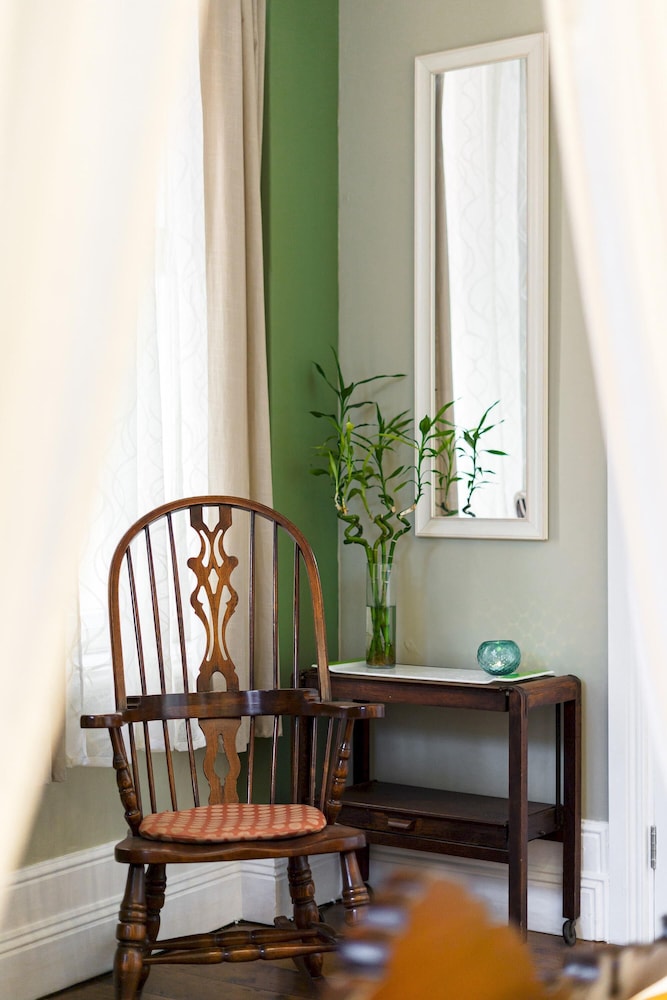 The Regency Studio 82cathedral