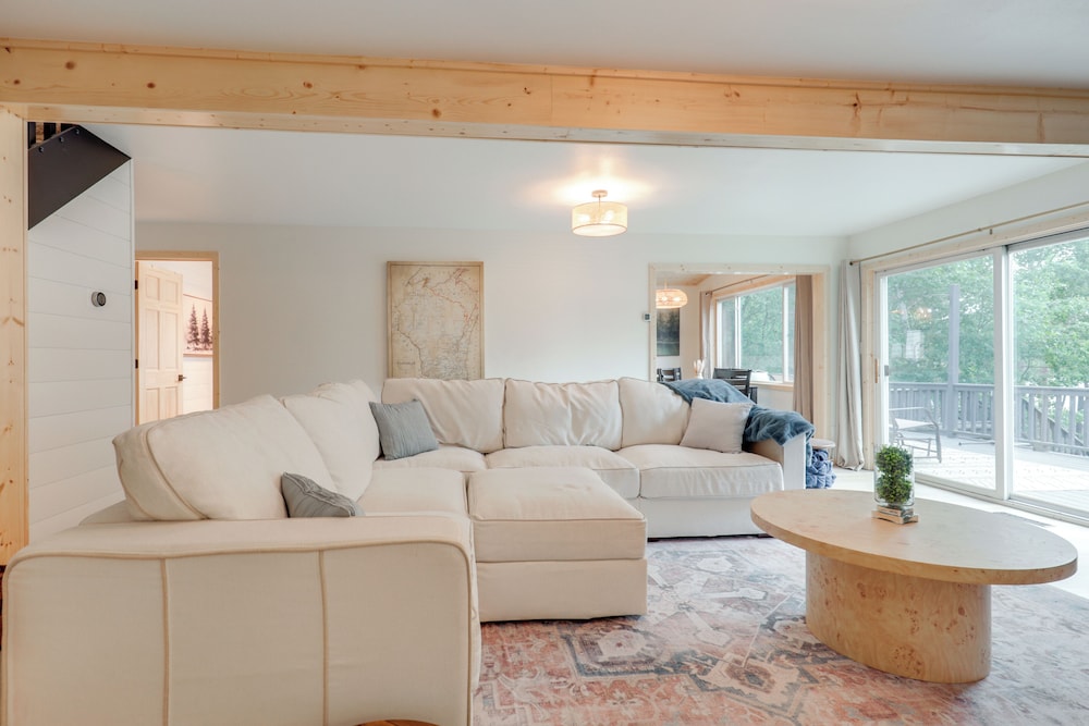 Snowmobile Trail On-site: Cozy Post Lake Retreat