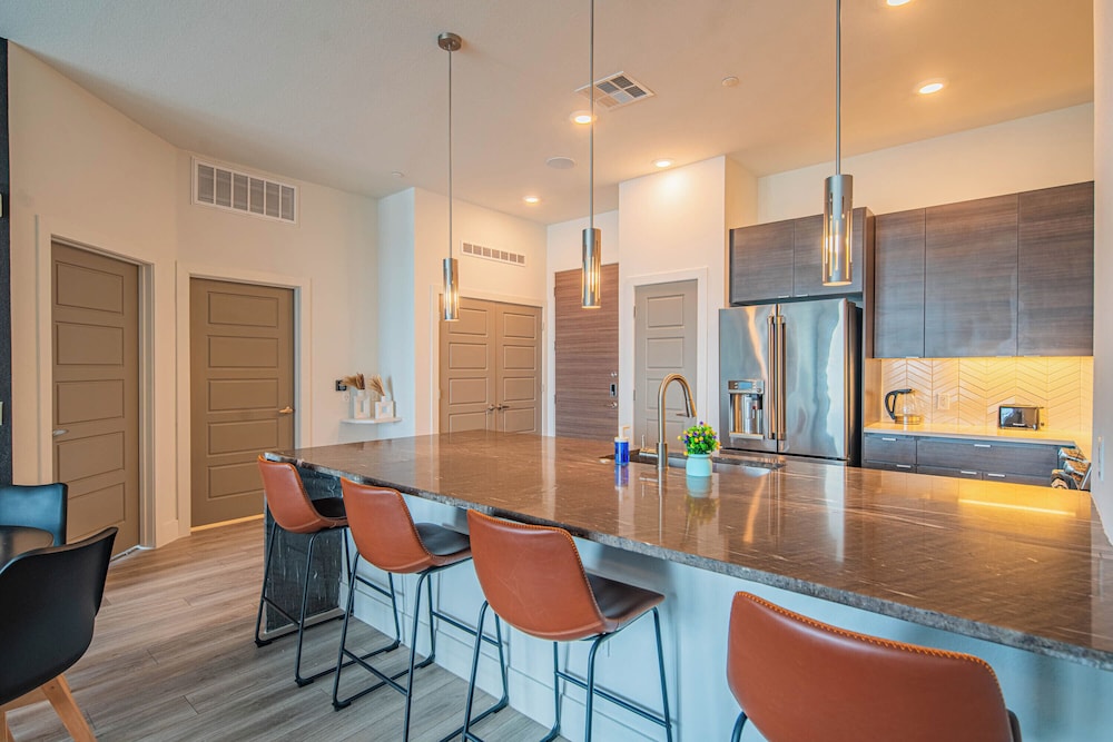 ROVE LIVING/KB - Scottsdale Grand