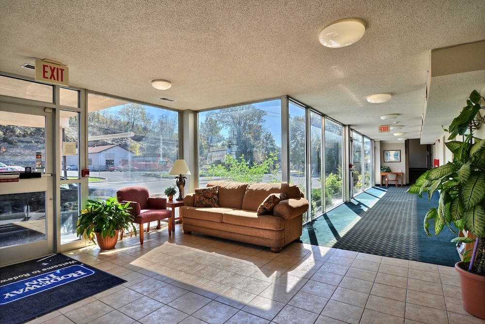 Rodeway Inn Bedford view 2