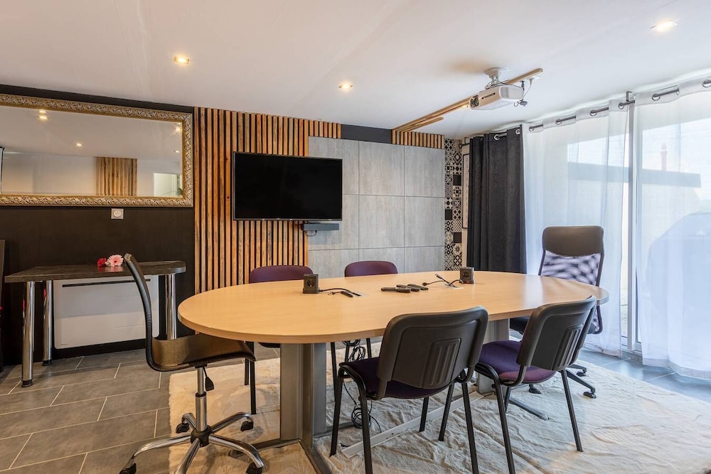 meeting & event spaces