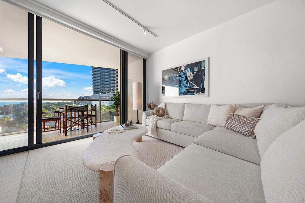 Luxury Vacation Rentals in South Beach by LRMB