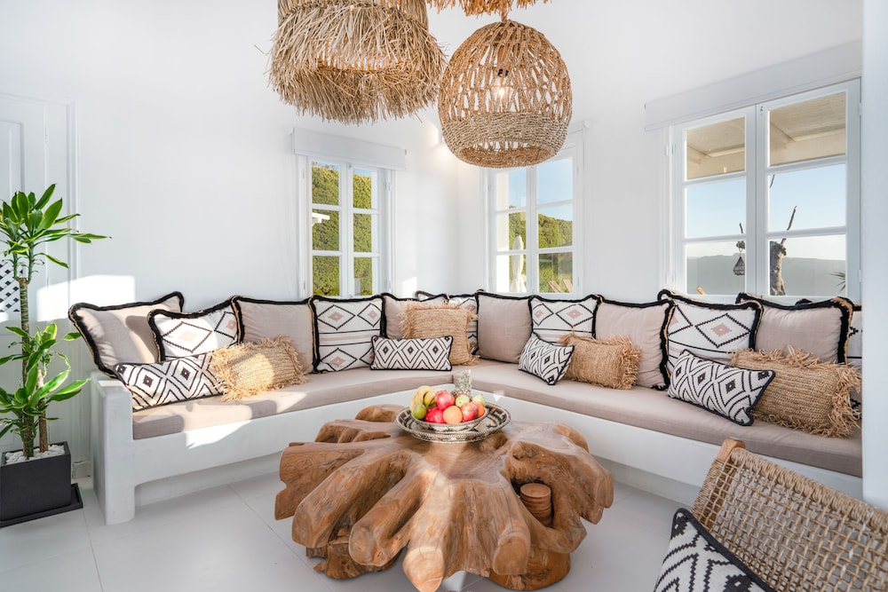 Oia Sunset Villas