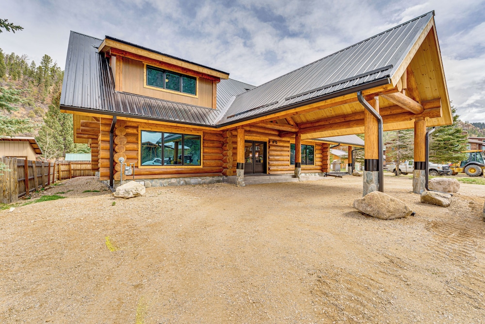 Cabin 3/4 Mi to Red River Ski & Summer Area