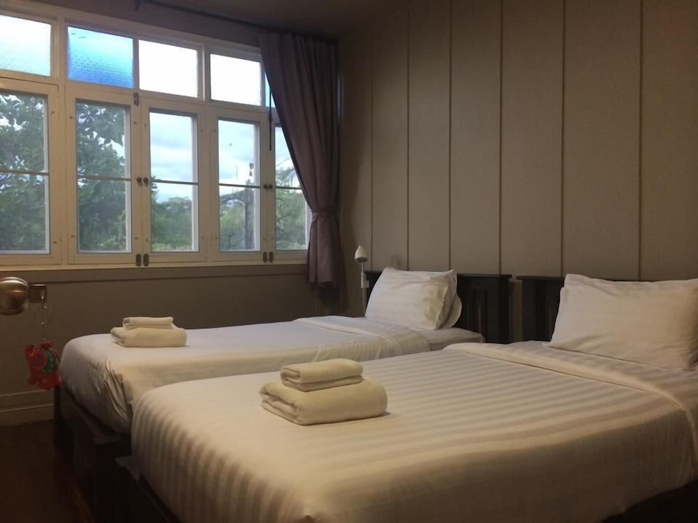 Dorm of Happiness by Tharaburi Resort