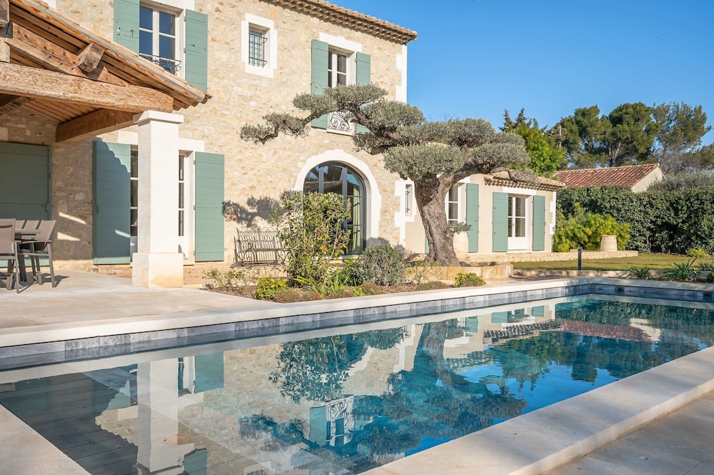 Villa Lou Panta Elegance and Comfort in the Heart of Saint-r My-de-provence