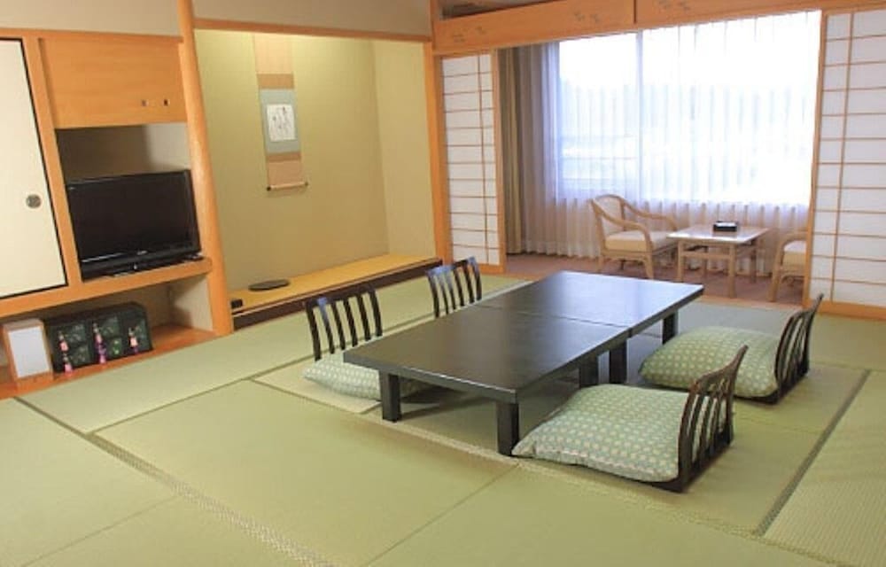 Hamanako Wan Wan Paradise Hotel