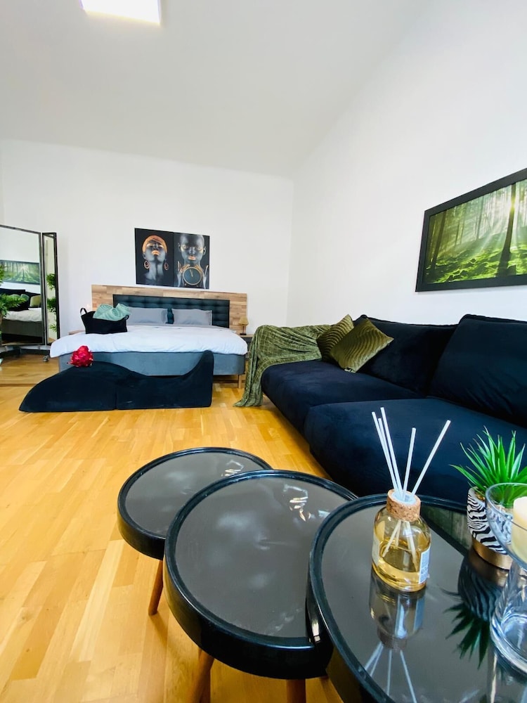Bright 2BR Apartment Near Westbahnhof
