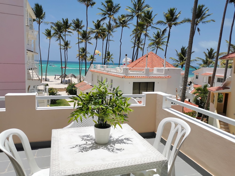 Los Corales Tropical Beach Resort & SPA