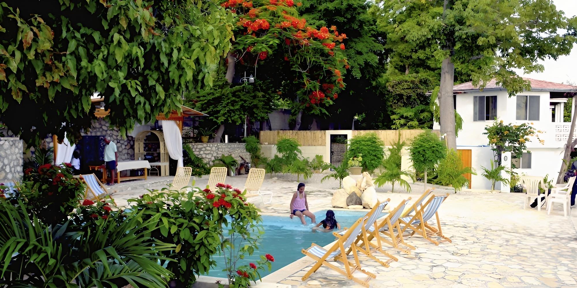 Ouanga Bay Beach Hotel