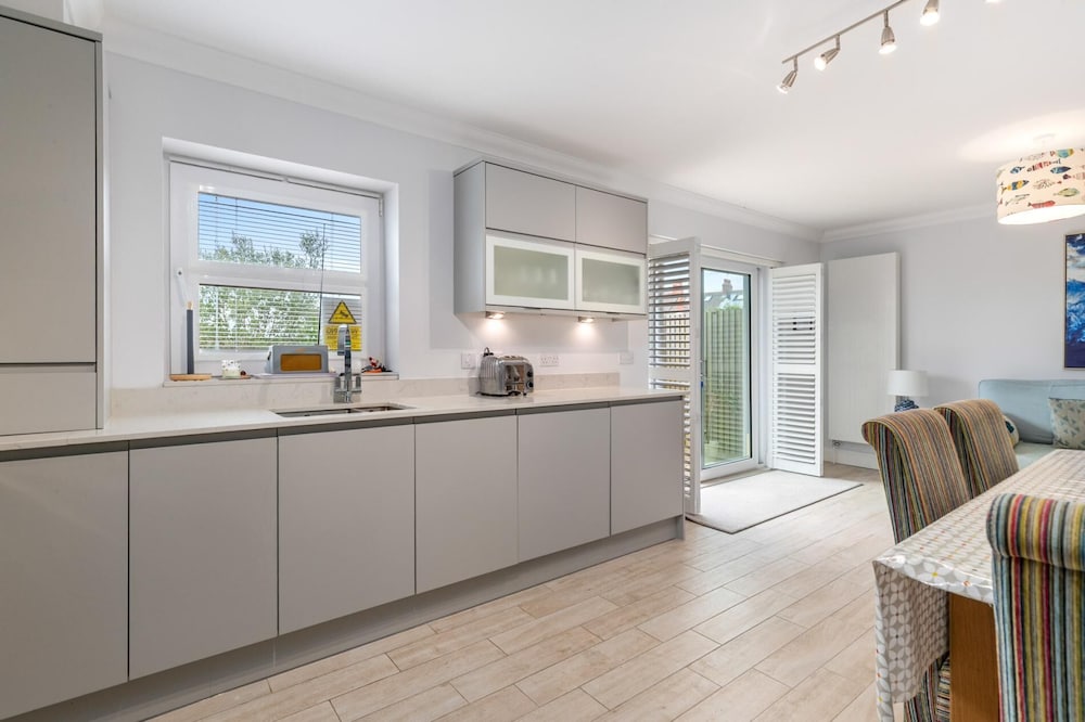Cottage Mews - 3 Bedroom Cottage - Tenby