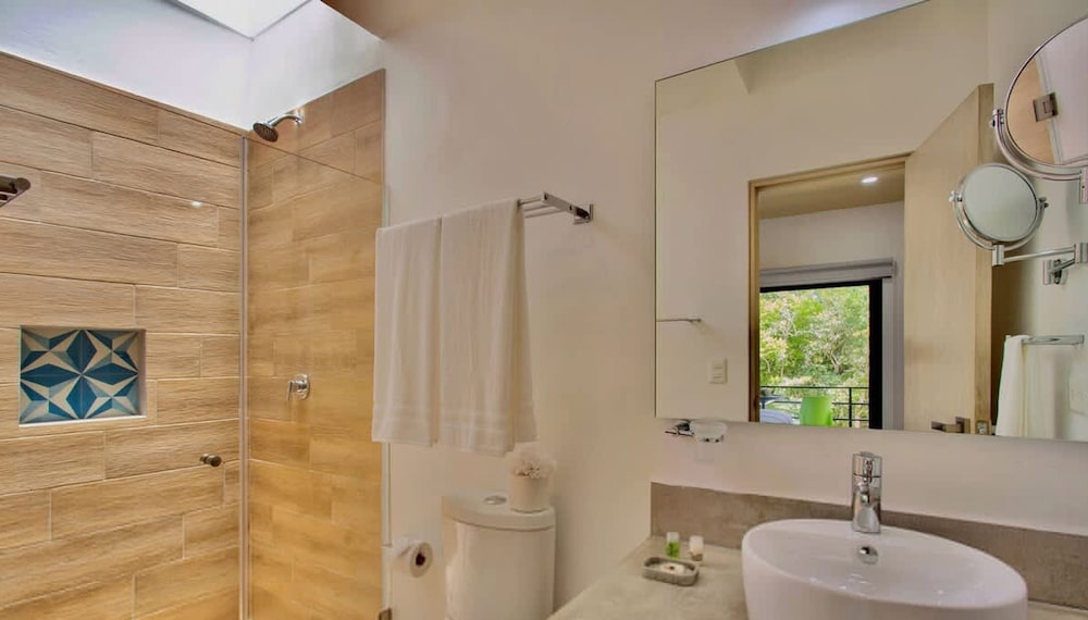 3Br Exclusive TH w Spacious Roof Private Pool