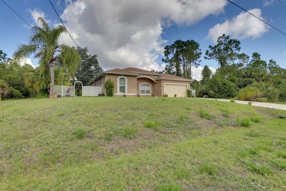 Screened Patio & Canal Views: Home in North Port!