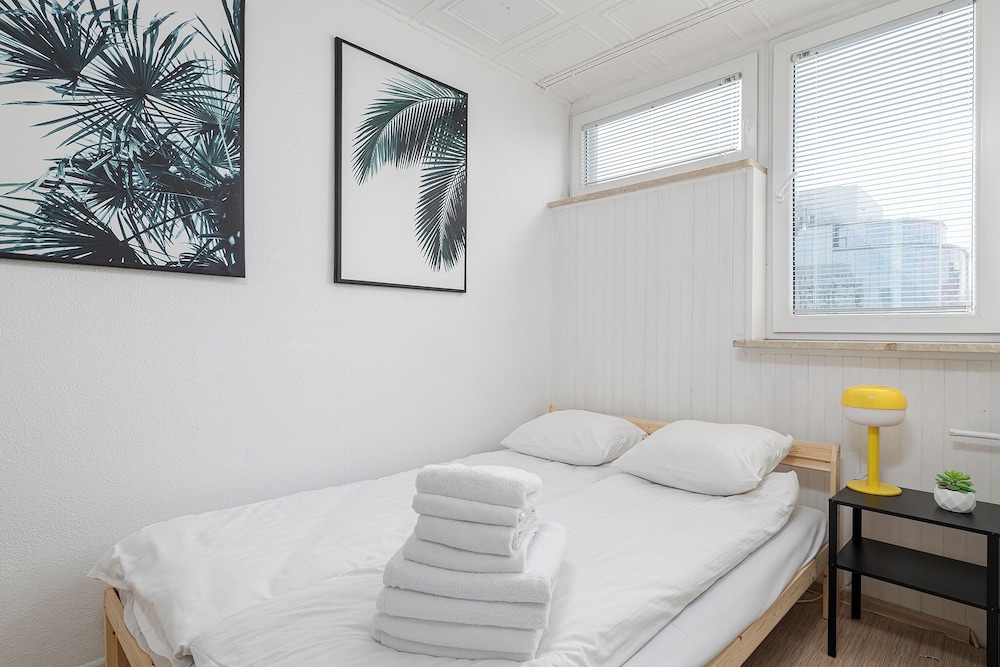 RentPlanet - Przy Parku Mirowskim