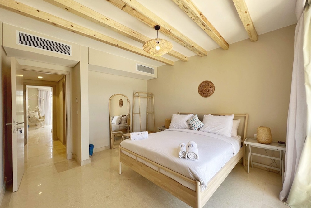 Xuru Stays I Sparky & Summery 2 BDR @ Mangroovy Free Beach & Pool Access
