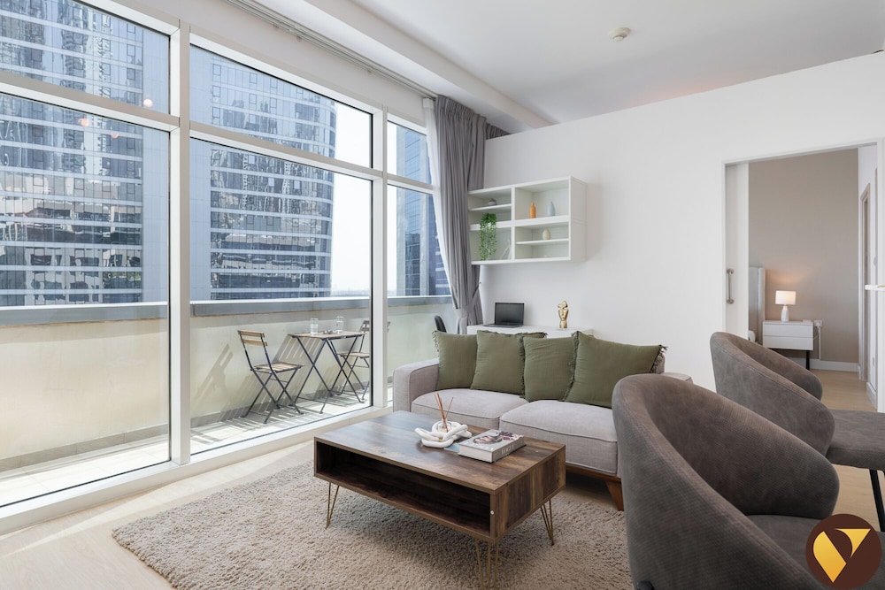 Vogue Business Bay Walkable to Dubai Mal