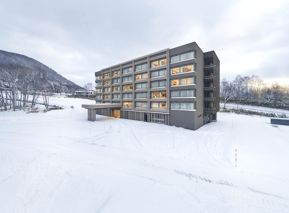 Hotel Hinode Hills Niseko Village - Image 1