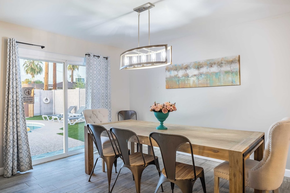 Indianola Oasis Private Pool, Outdoor Living & Old Town Access