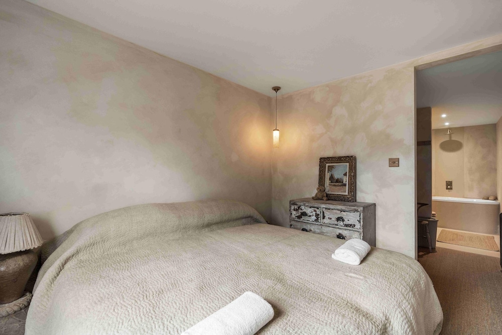 Chantry House With Free Parking By My Getaways