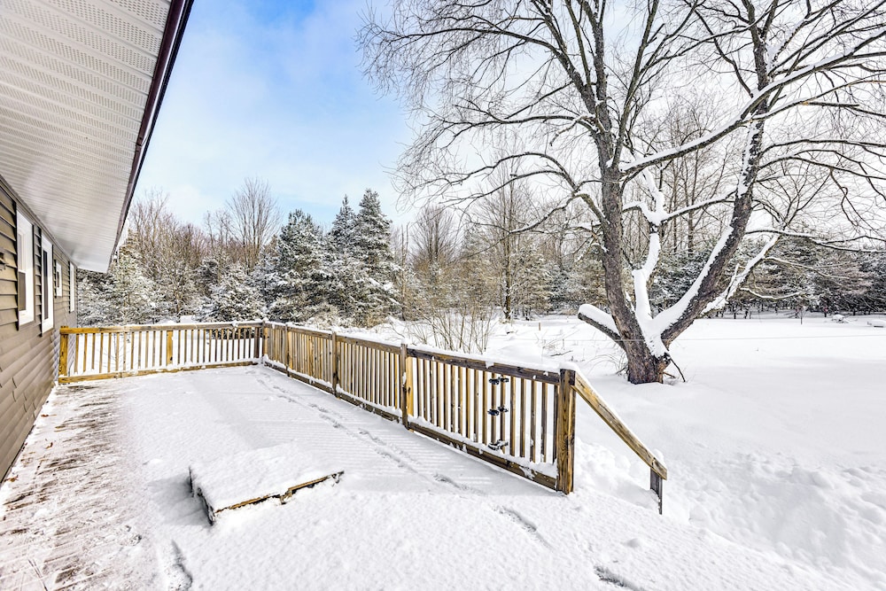 Fire Pit + Yard: Peaceful Northcountry Getaway!