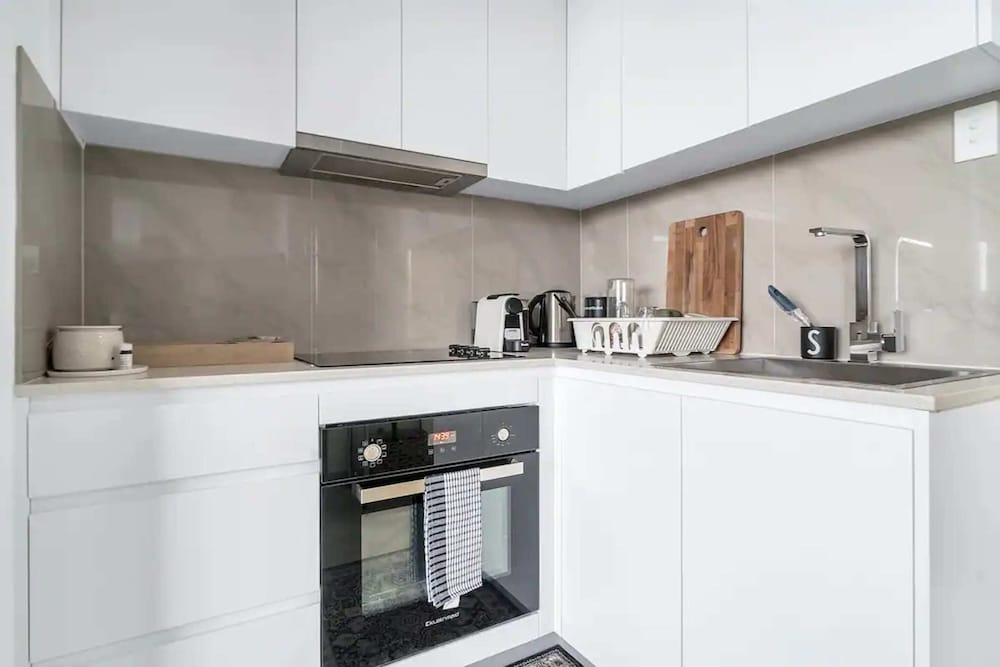 Central & Cosy 1BR Overlooking the City