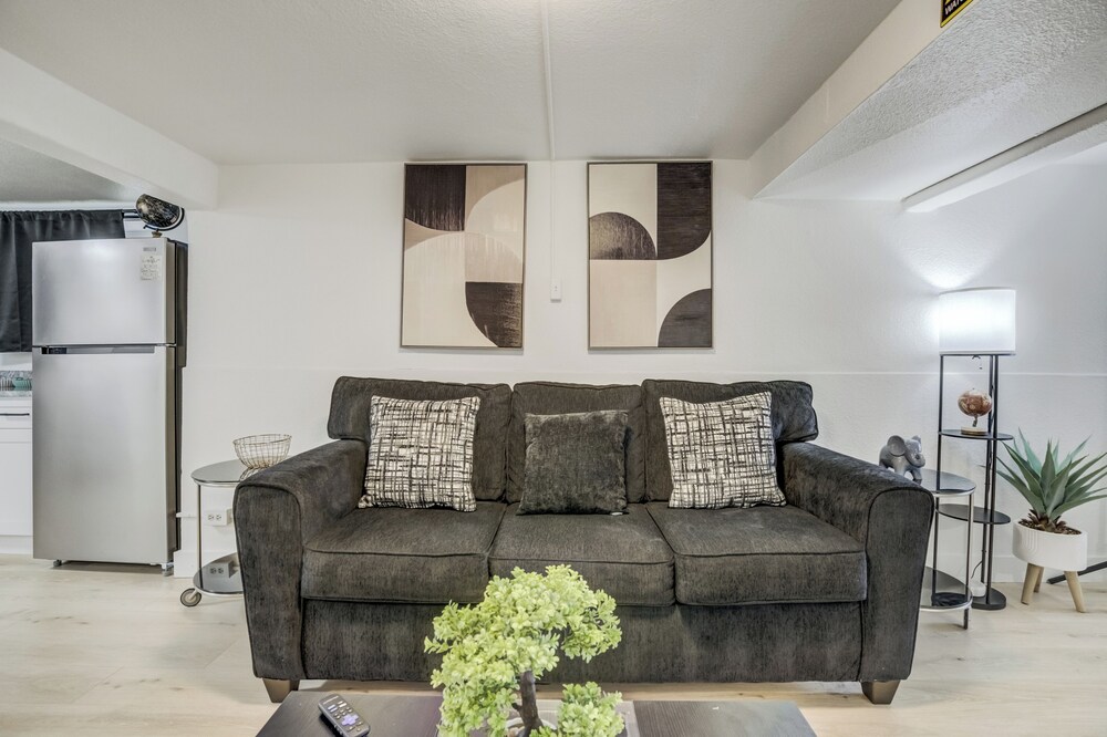 1318 E Pikes Peak