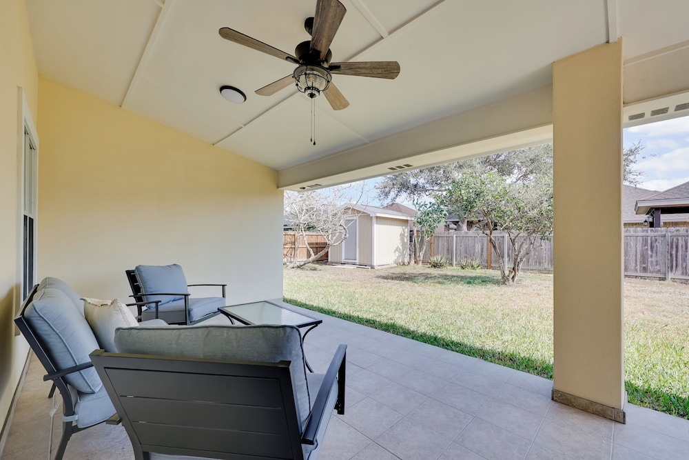Fenced Yard: Home Near Hospitals in Edinburg!