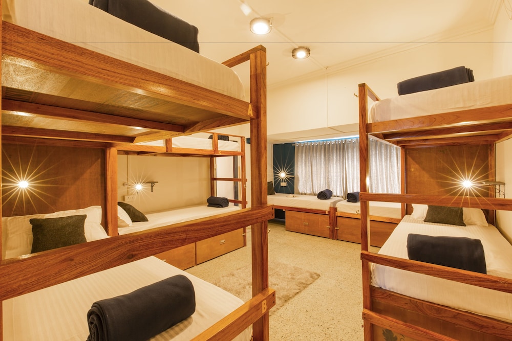 Locomo Hostel OG - Stay Work Eat