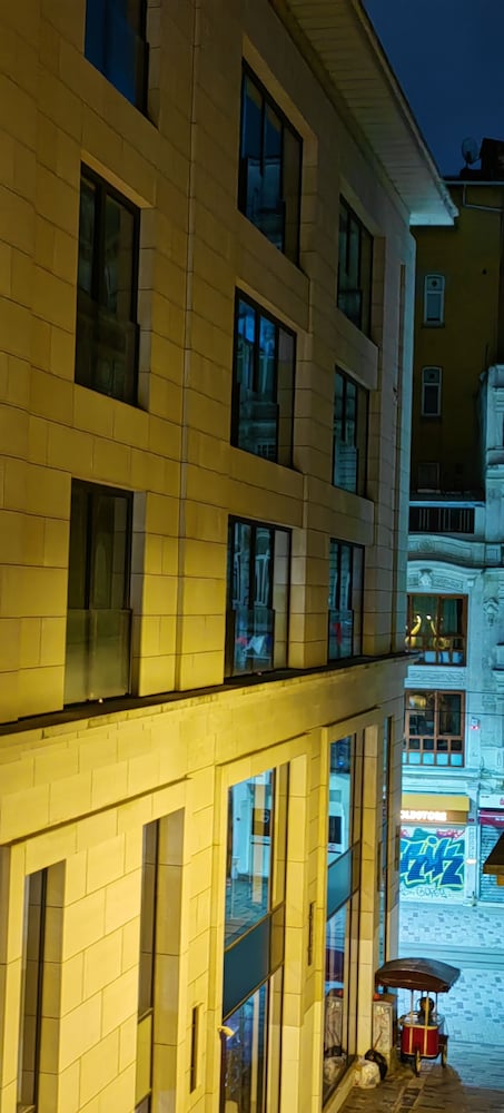 Taksim Diamond Hotel - Image 12
