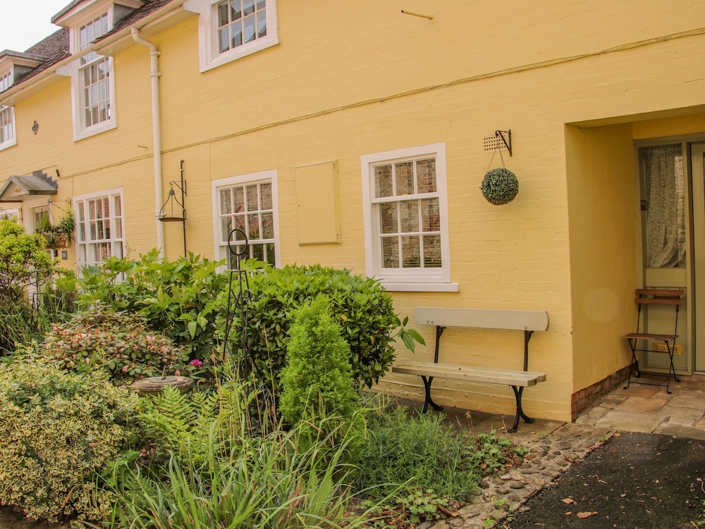 138c Old Star & Garter Mews