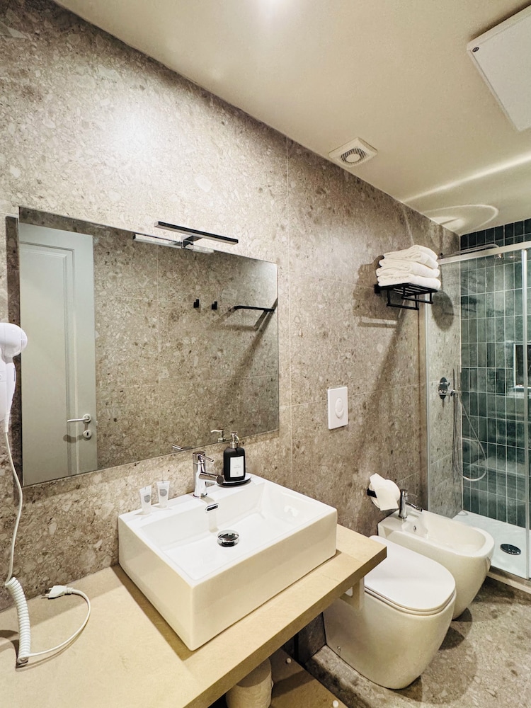 HoneyComb GuestHouse