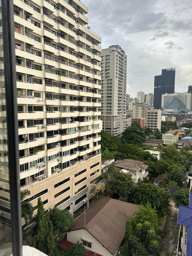 Omni Tower Sukhumvit Nana - Direct