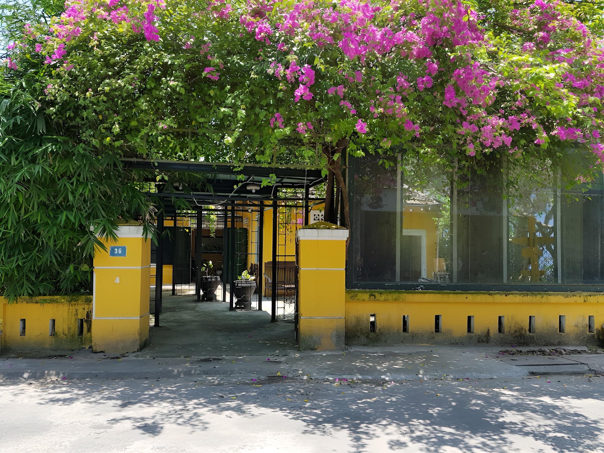 Lotus House