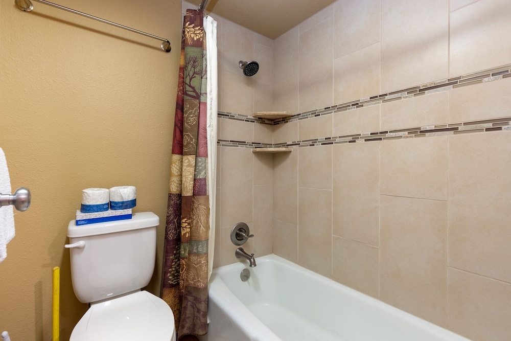 1610 Quicksilver 2 Bedroom Condo by RedAwning