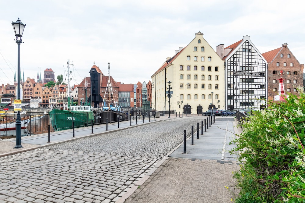 Apartment Szafarnia Gdansk by Renters view 2