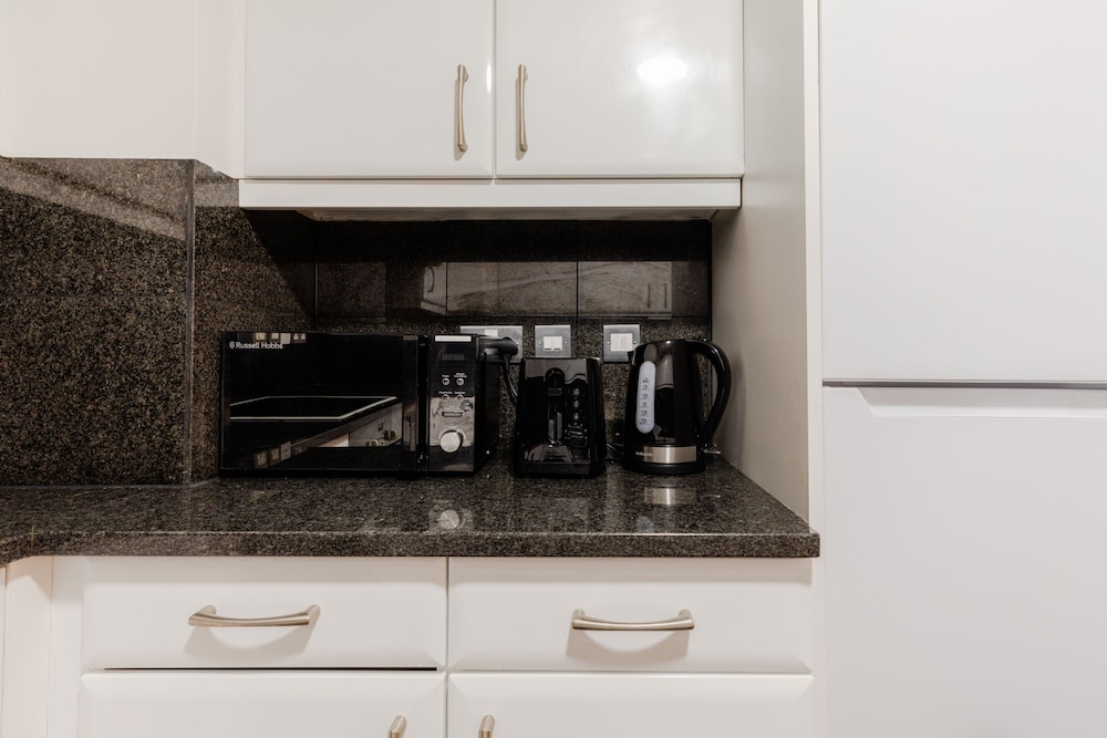 Comfy Apartments in Queensway
