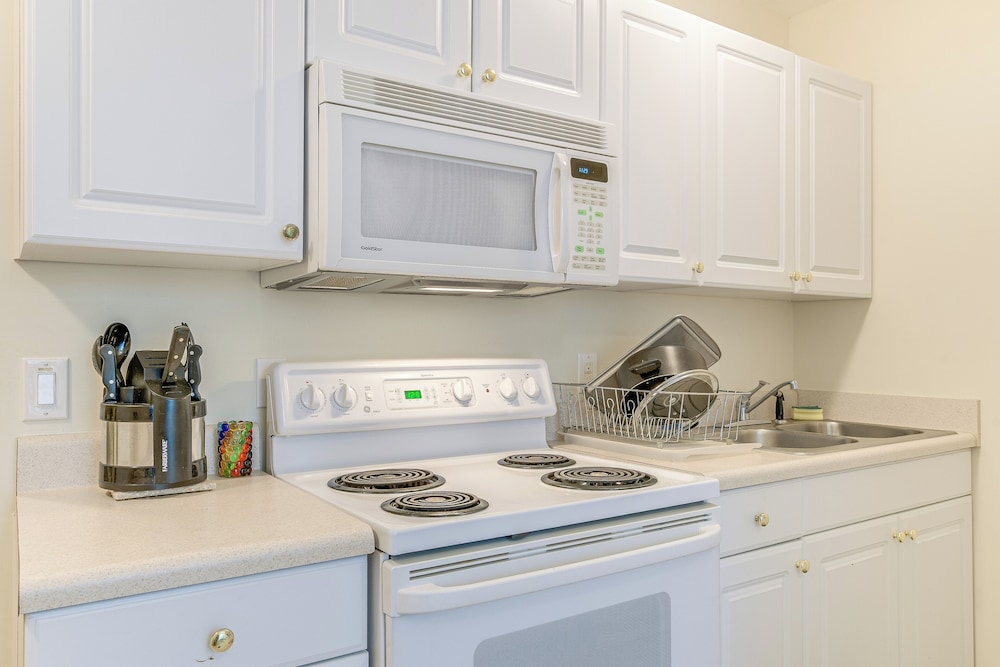 Hike, Golf & Boat: Wake Forest Home w/ Yard