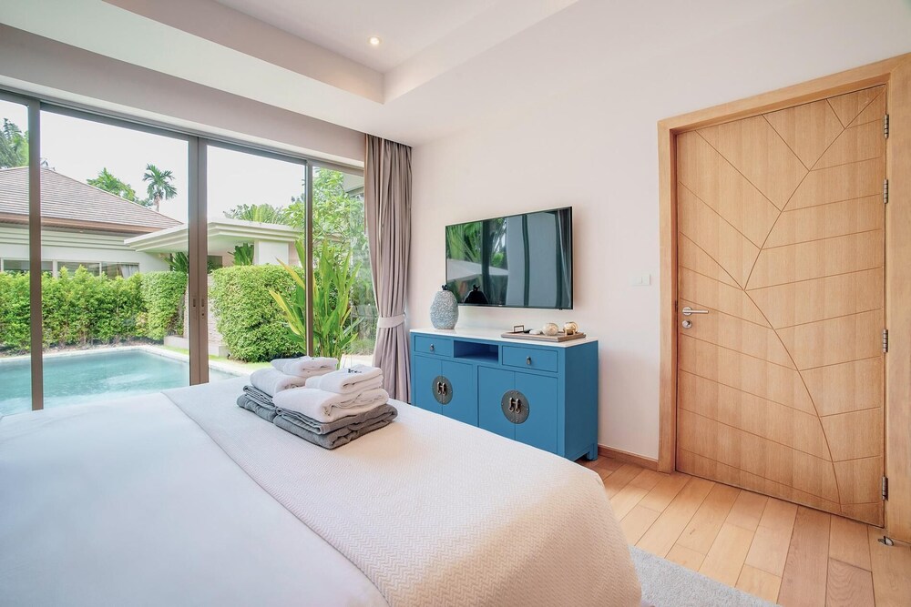 Stylish 3BR Pool Villa, Bang Tao + Airport Shuttle