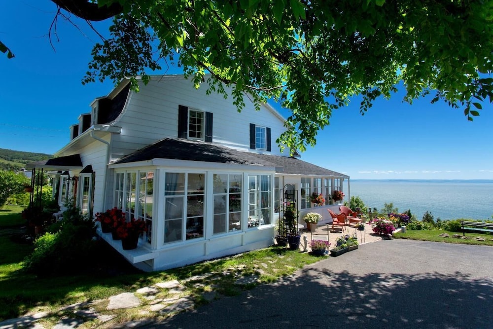 Hotel Maison victoria Inn - Image 1